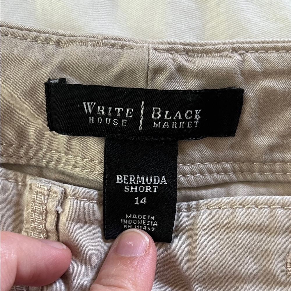 White House Black Market Women's Tan Cargo Shorts - Picture 2 of 7
